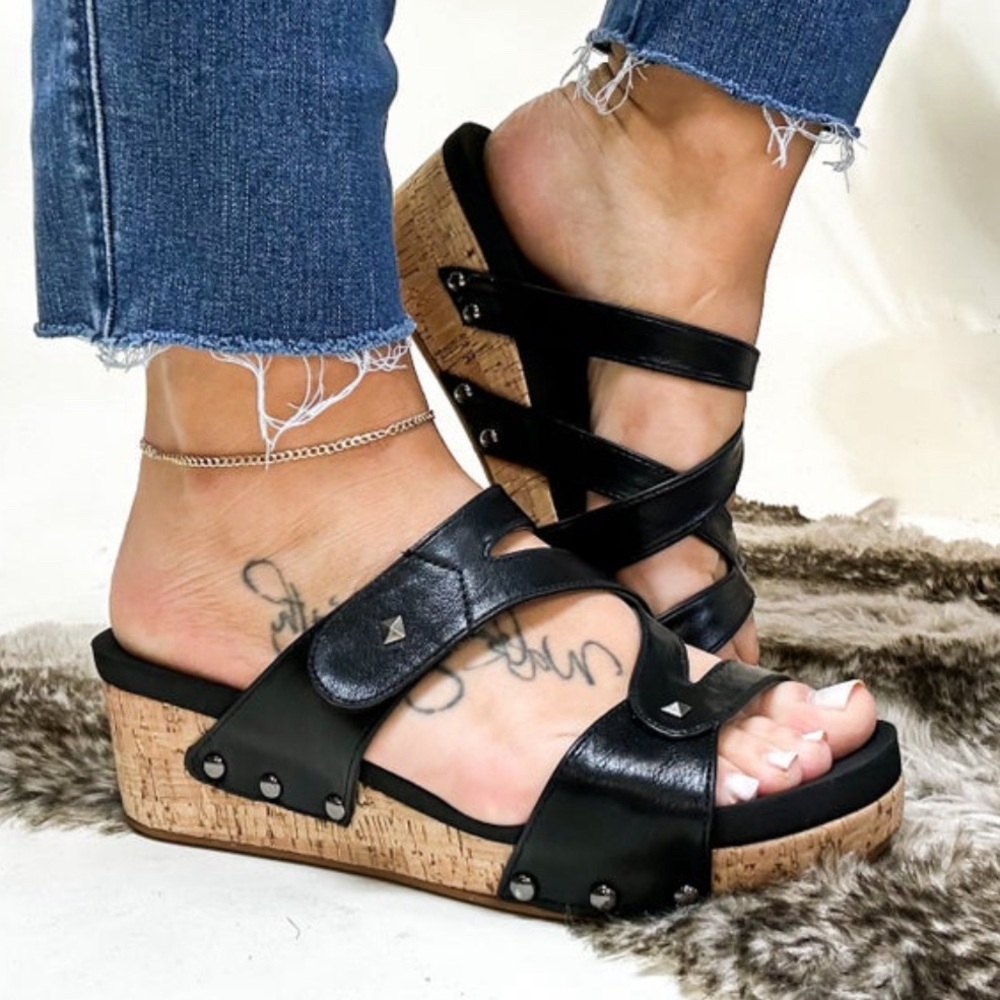 Corky’s Black Hannah Sandals, size 8